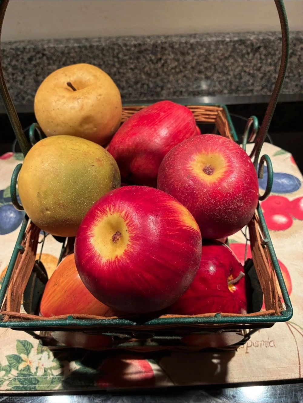 Vintage 90s wrought iron fruit & wire basket w/decorative painted fruit